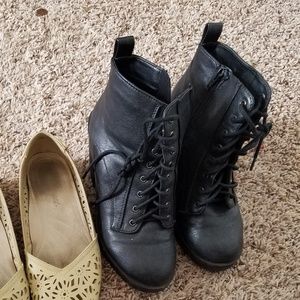 Black chunky heel tie-up boots